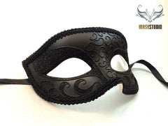 Black Masquerade mask for Man